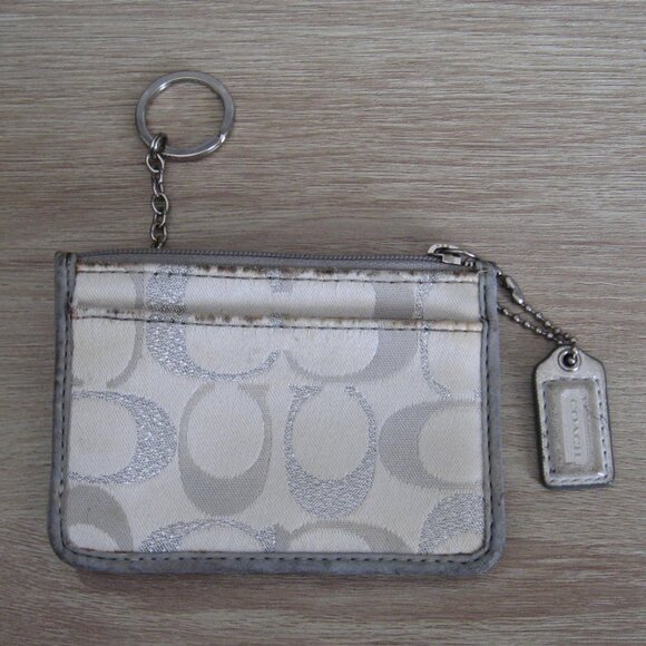 *SUMMER CLEARANCE* Authentic COACH Metallic Signature ID Card Wallet, Gray - Picture 1 of 4